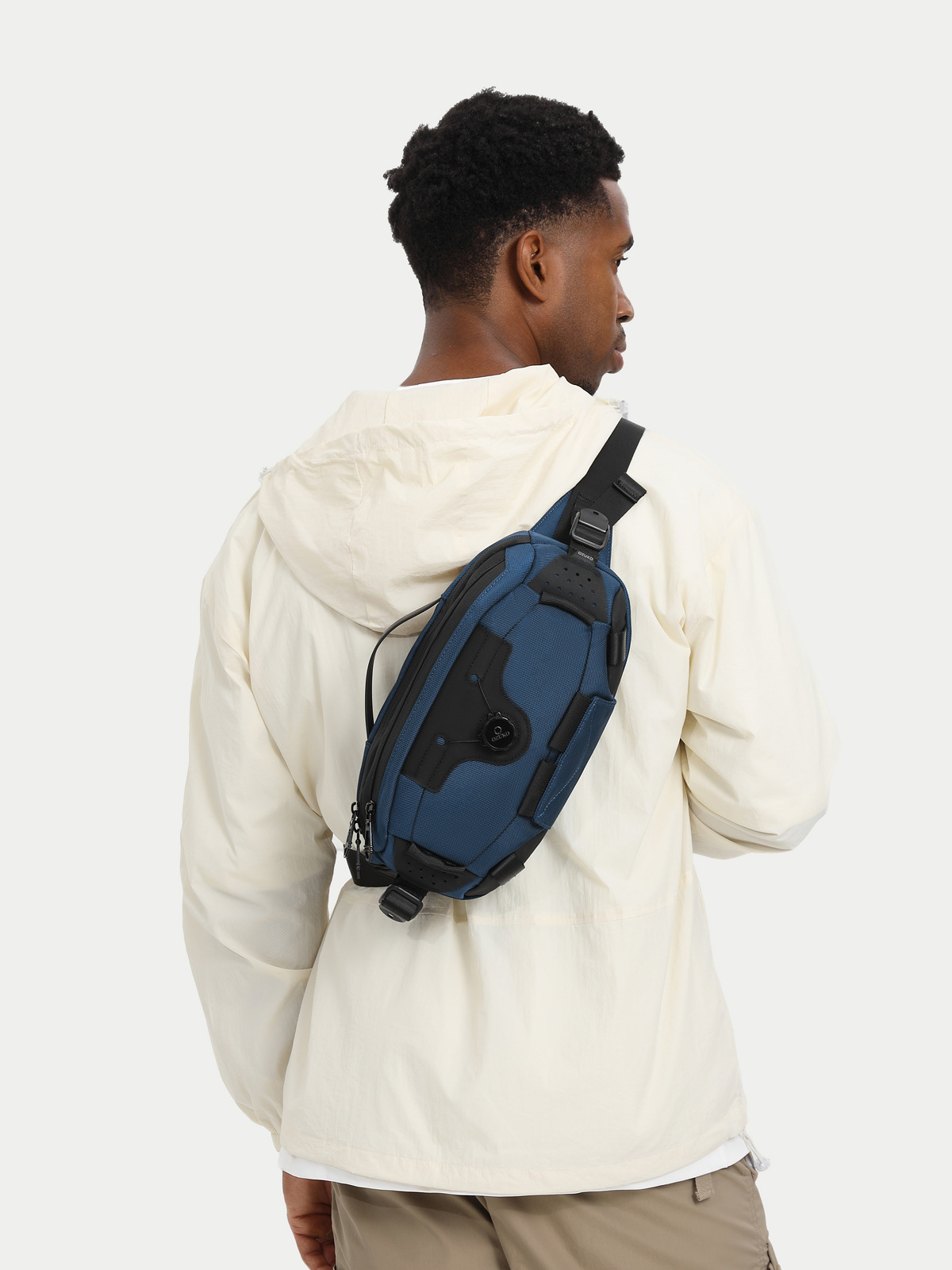 OZUKO Multi-function Chest Bag - Tech Accessories Bag recensione e prezzo